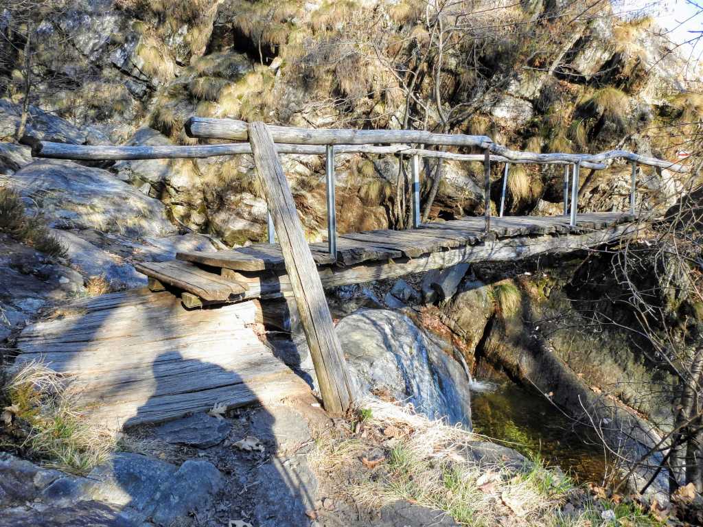 The wooden bridge close to Slögna